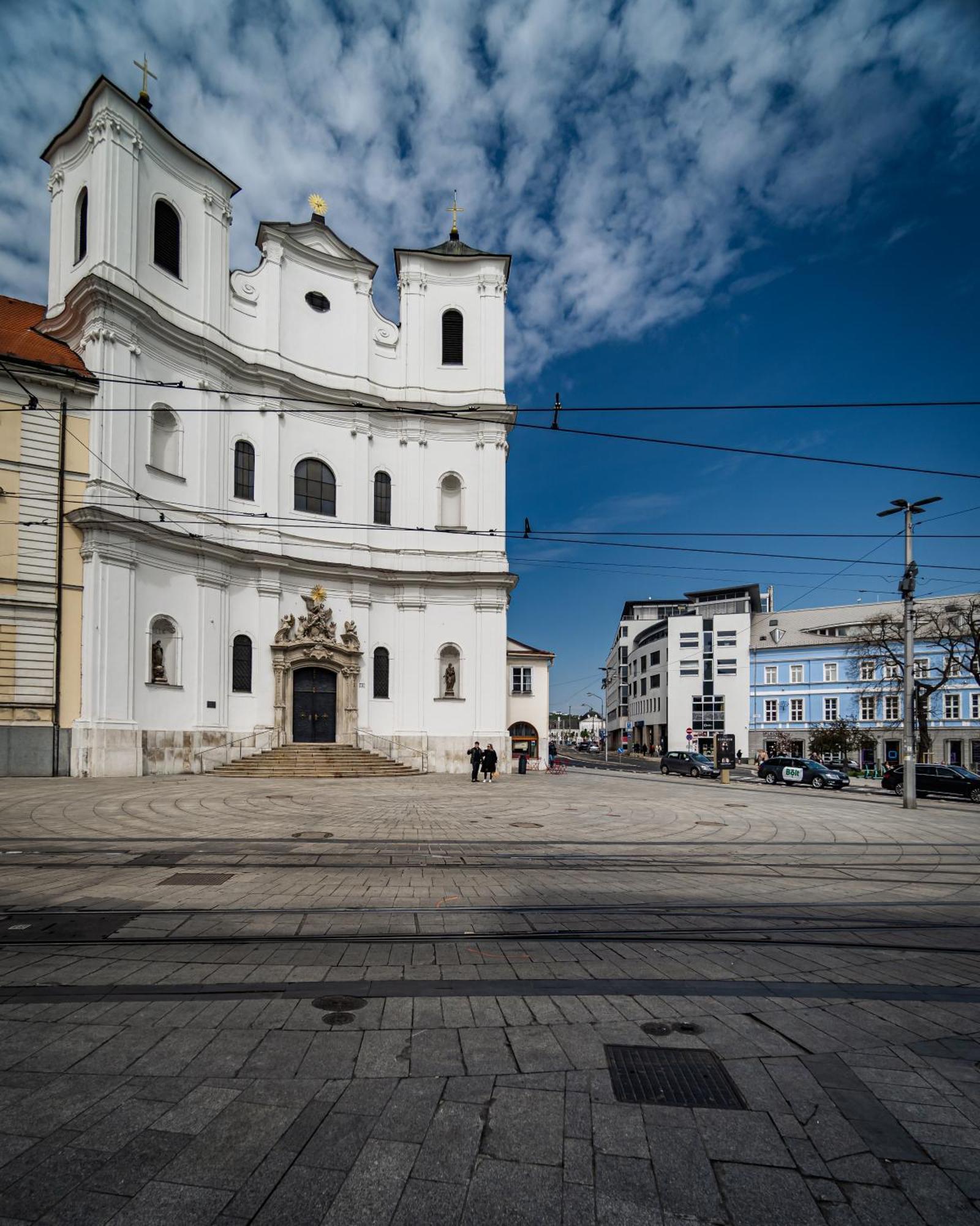 Luxurious And Royal Apartment In The Old Town Bratislava Exterior photo