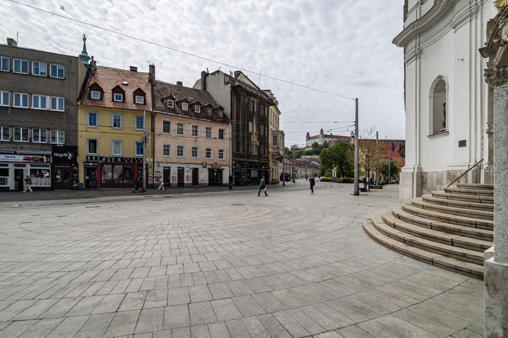 Luxurious And Royal Apartment In The Old Town Bratislava Exterior photo