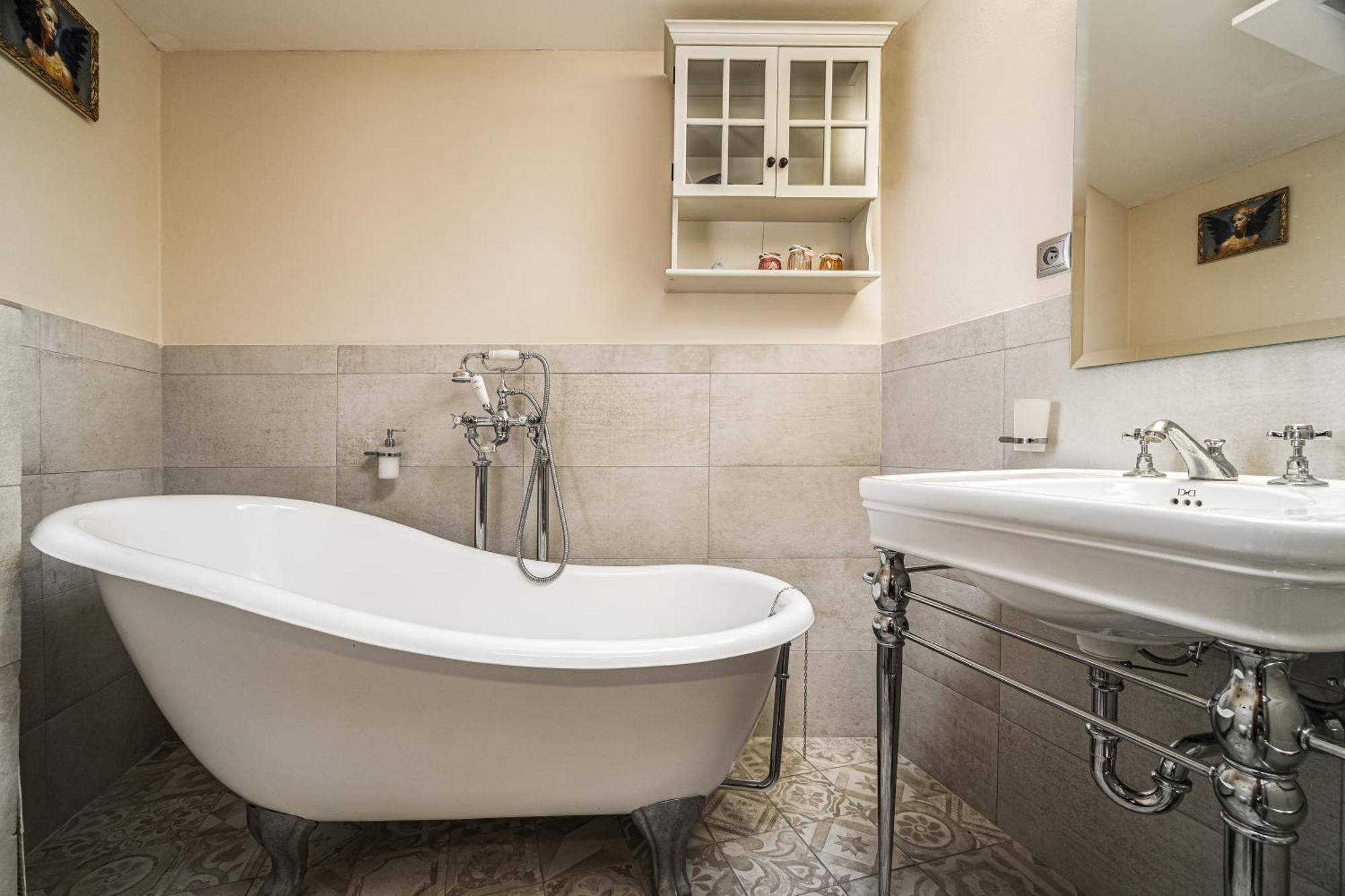 Luxurious And Royal Apartment In The Old Town Bratislava Exterior photo
