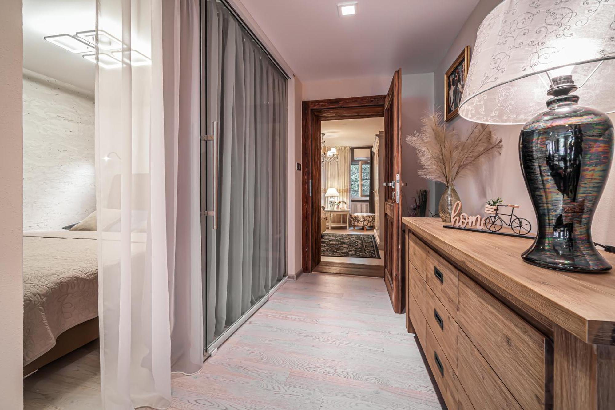 Luxurious And Royal Apartment In The Old Town Bratislava Exterior photo